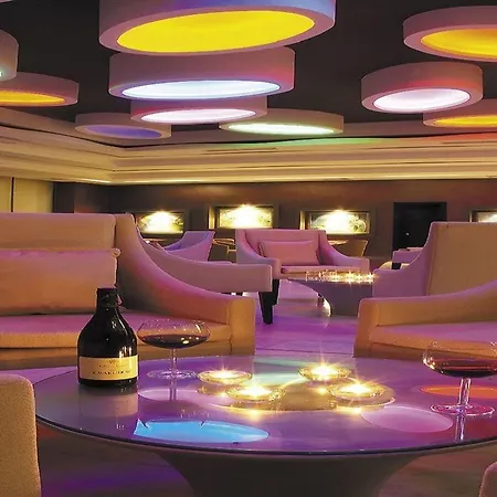 Korumar Deluxe 5* 쿠사다시